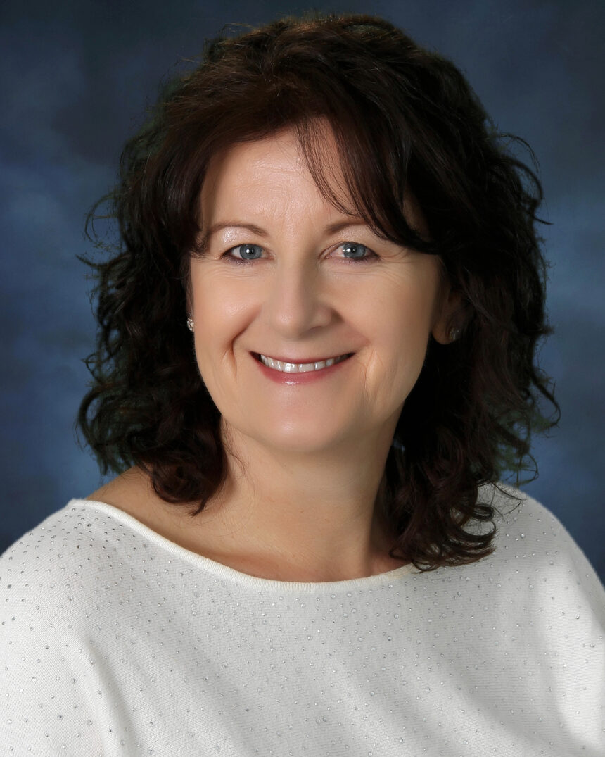 Kitsap Bank Honors Tonia Johnson as Employee of the First Quarter 2025