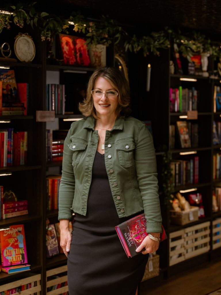 After three decades in corporate America, Suzie Vasquez left her career to pursue her dream of opening a bookstore on wheels.